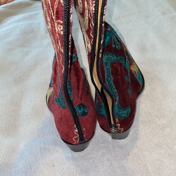Velvet Rose embroidered velvet boots, 36, excellent condition.  No box - Picture 5 of 12